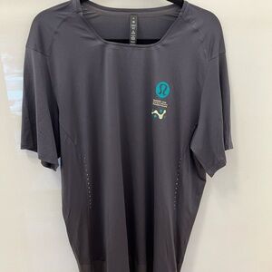 Lululemon Athletica Gray Short Sleeve Performance Tee